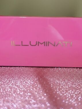 Illuminati Sparkle And Shine Eyeshadow Palette 12 Pan